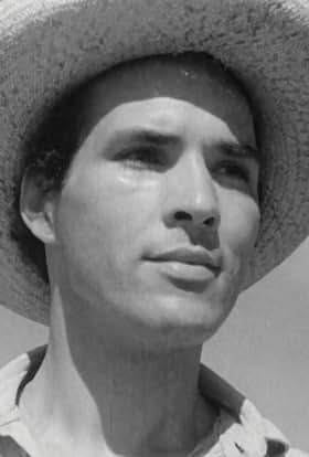 actor Silvio Hernández large photo