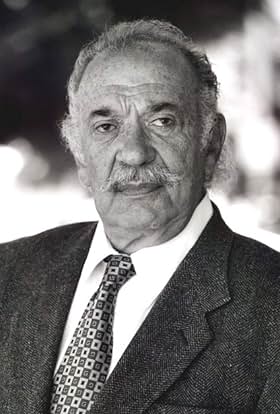 actor León Singer large photo