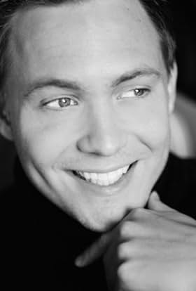 actor Henrik Larsson large photo