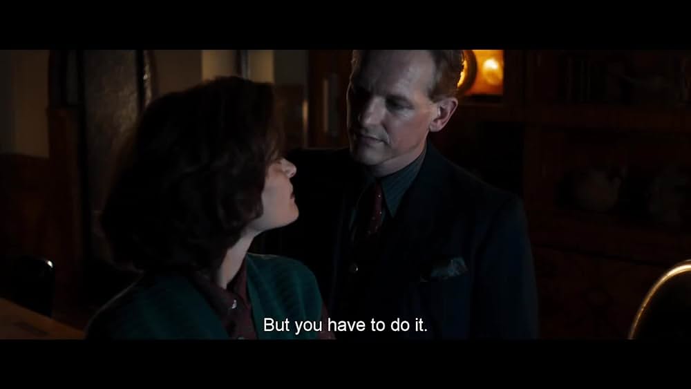 actor Marieke van der Pol large photo