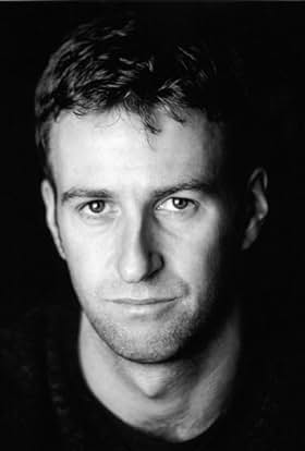 actor Michael Saunders large photo