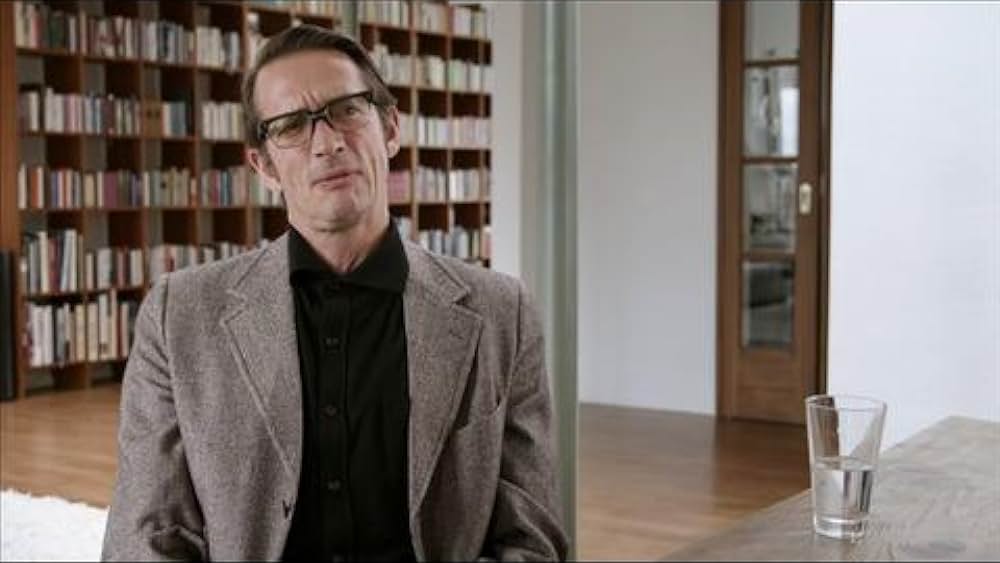 actor Elise Aulinger large photo