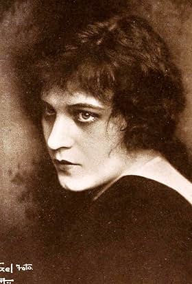 actor Betty Schade large photo