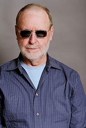 actor Raynold Gideon large photo