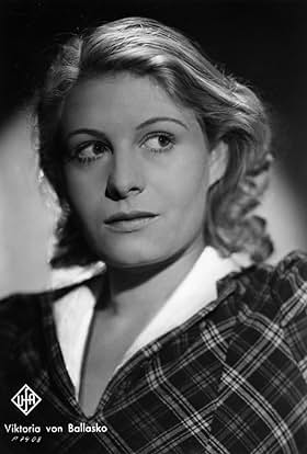 actor Viktoria von Ballasko large photo