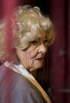 actor Shenda Román large photo