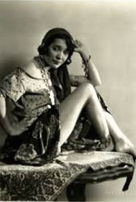 actor Delia Magaña large photo