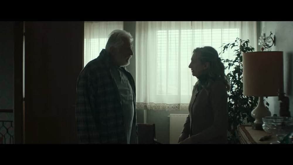 actor Lunetta Savino large photo