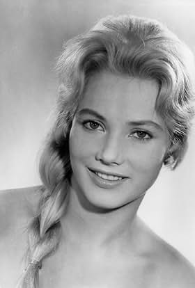 actor Suzanne Roquette large photo