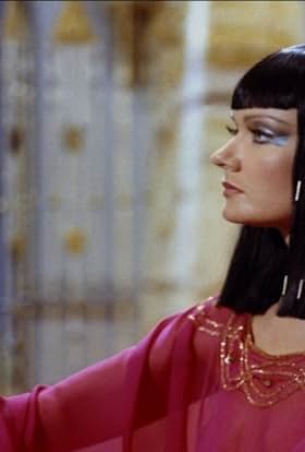 actor Mimi Coutelier large photo