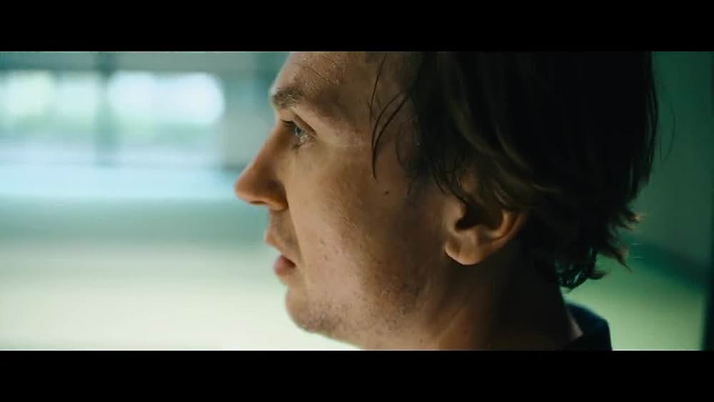 actor Nele Mueller-Stöfen large photo