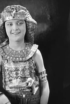 actor Pat Moore large photo