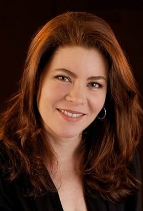 actor Fanny Lauzier large photo