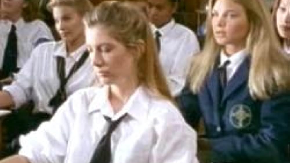 actor Jennifer Behr large photo