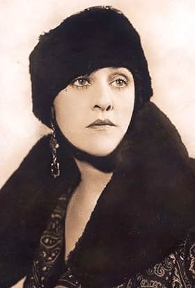 actor Nance Newman large photo