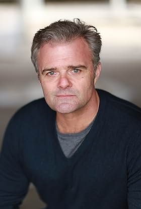 actor Graham Winton large photo