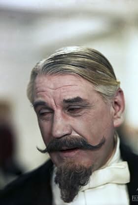 actor Aleksander Dzwonkowski large photo