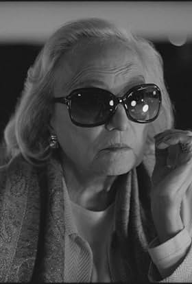 actor Laura Soveral large photo