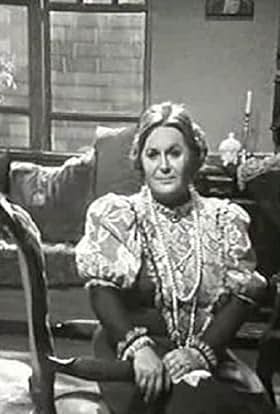 actor Betty Valassi large photo