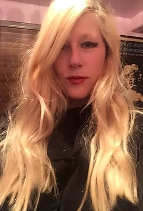 actor Lian Lunson large photo