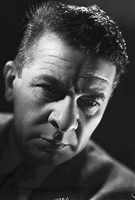 actor Robert Dalban large photo