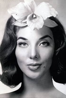 actor Lorena Velázquez large photo