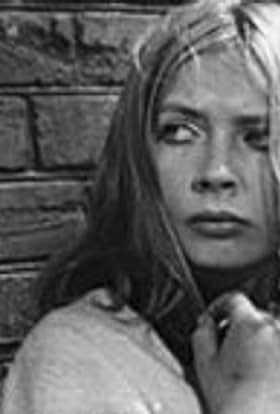 actor Lina Braknyte large photo