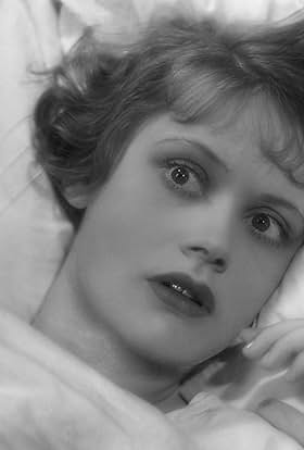 actor Manja Behrens large photo