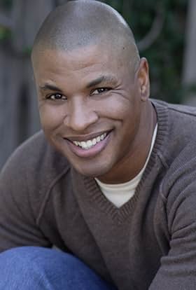 actor Sean Holland large photo