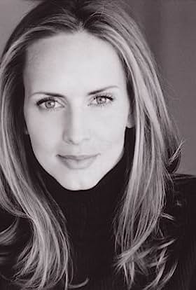 actor Faith Salie large photo