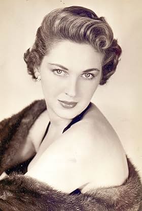 actor Katie Boyle large photo