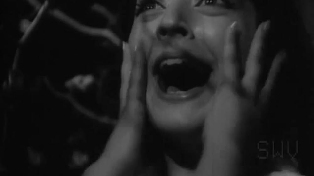 actor Lois Brooks large photo