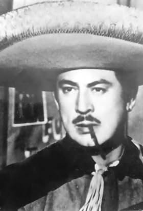 actor Roberto G. Rivera large photo