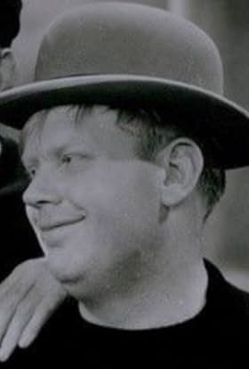 actor Harry Sweet large photo