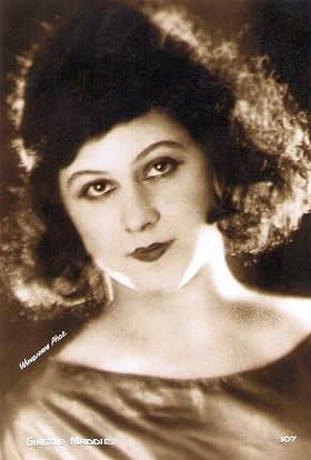 actor Ginette Maddie large photo