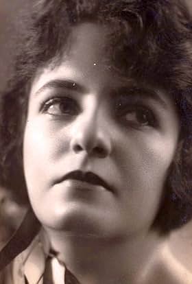 actor Gretchen Thomas large photo