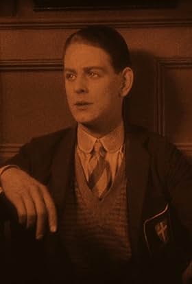 actor Robin Irvine large photo