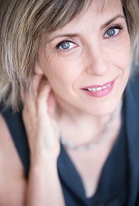 actor Julie Saint-Pierre large photo