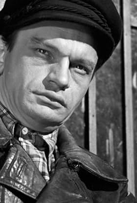 actor Leonard Andrzejewski large photo