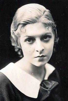 actor Lisette Lanvin large photo