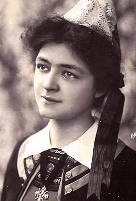 actor Marcelle Géniat large photo