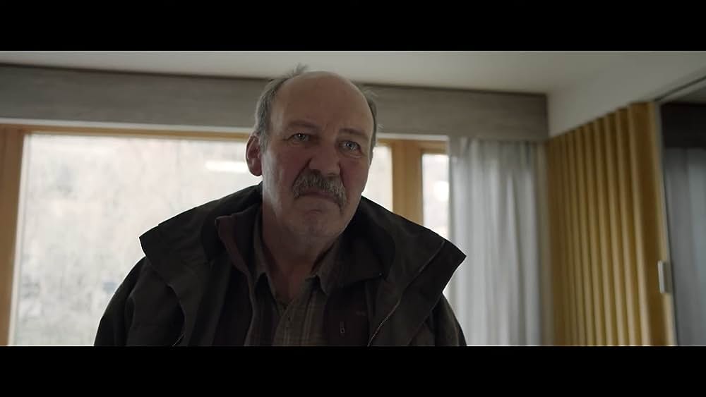 actor Sara Arnia large photo