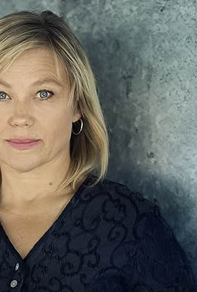 actor Sofie Stougaard large photo