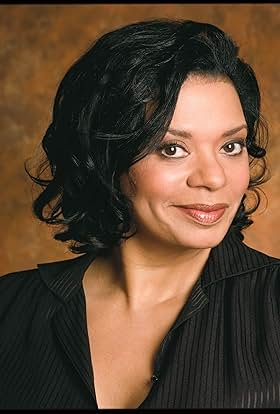 actor Yvonne Farrow large photo