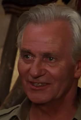 actor Robert Paynter large photo