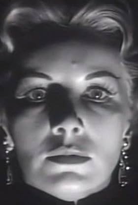 actor Nadia Haro Oliva large photo