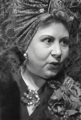 actor Julia Lajos large photo