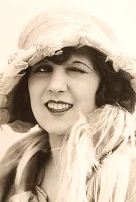 actor Marion Aye large photo