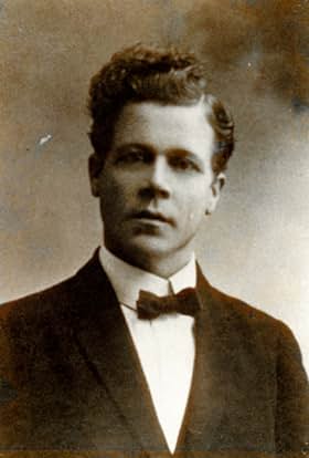 actor Aku Peltonen large photo