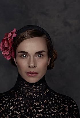 actor Lina Englund large photo